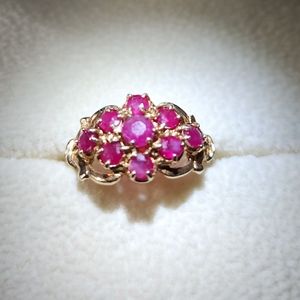 10k Gold Ruby cluster ring